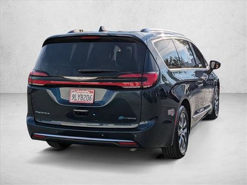 Used 2023 Chrysler Pacifica Pinnacle image 5