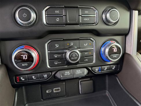 Used 2022 GMC Yukon XL SLT w/ SLT Premium Package image 23