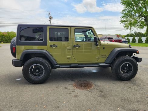 Used 2013 Jeep Wrangler Unlimited Sport AWD/4WD image 20