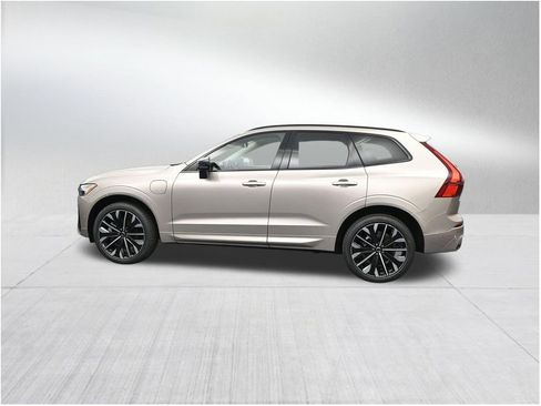 New 2026 Volvo XC60 T8 Ultra w/ Protection Package Premier AWD/4WD image 2
