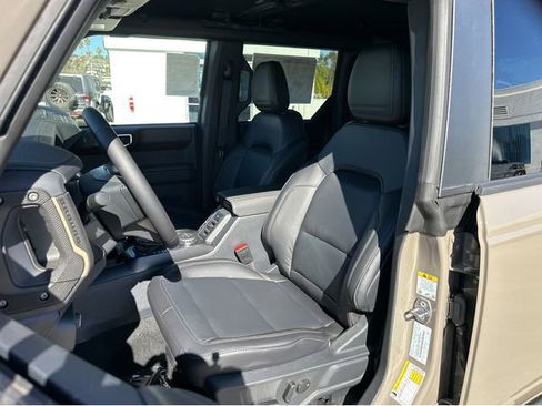 New 2025 Ford Bronco Badlands image 15