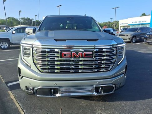 Used 2025 GMC Sierra 1500 Denali AWD/4WD image 2