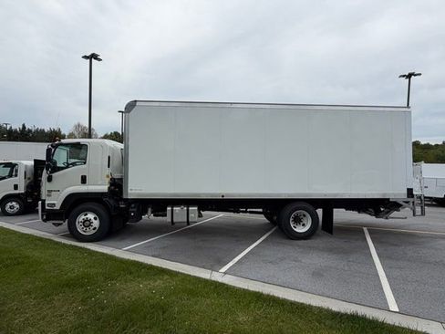 New 2026 Isuzu FTR RWD image 3