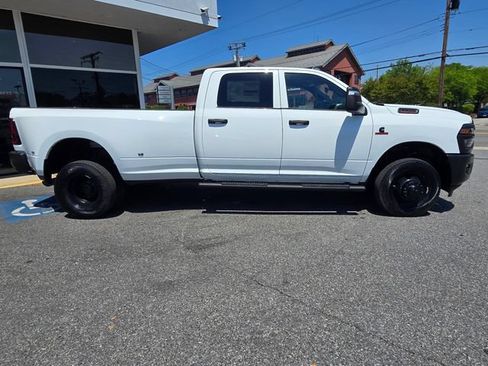 New 2026 RAM 3500 Tradesman AWD/4WD image 38