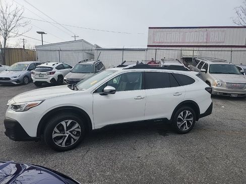 Used 2020 Subaru Outback Touring image 7