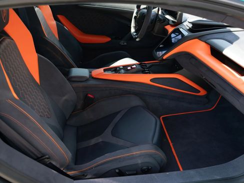Used 2024 Lamborghini Revuelto AWD/4WD image 20