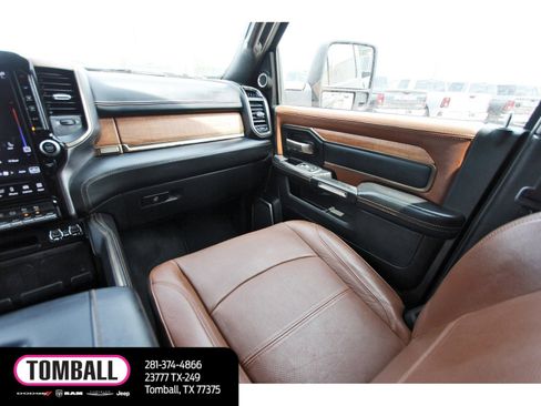 Used 2024 RAM 3500 Limited w/ Towing Technology Group AWD/4WD image 11