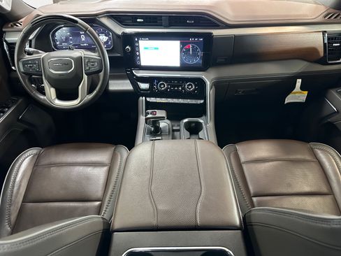 Used 2025 GMC Sierra 1500 Denali AWD/4WD image 3