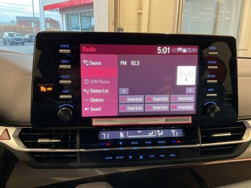 Used 2024 Toyota Sienna LE image 24