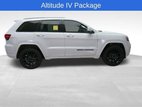 Used 2018 Jeep Grand Cherokee Altitude image 5