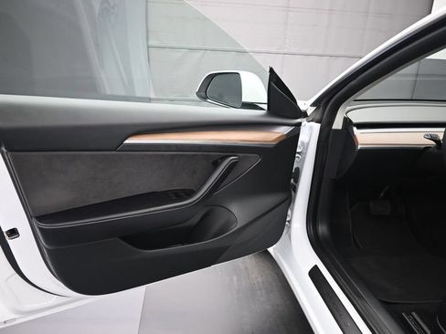 Used 2022 Tesla Model 3 Long Range AWD/4WD image 10