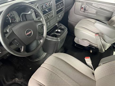 Used 2015 GMC Savana 2500 image 20