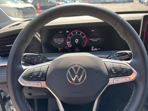 Used 2026 Volkswagen Tiguan SE AWD/4WD image 30