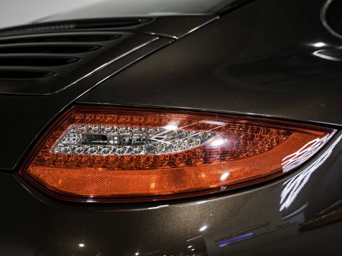 Used 2010 Porsche 911 Carrera S RWD image 36