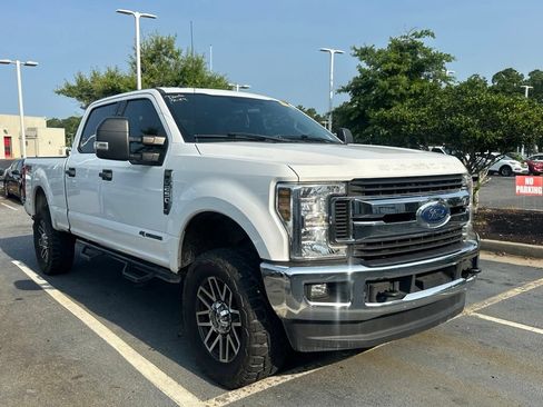 Used 2018 Ford F250 XLT w/ XLT Value Package AWD/4WD image 3