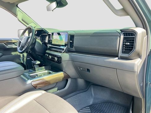 Used 2025 Chevrolet Silverado 1500 LT Trail Boss w/ LT Trail Boss Premium Package AWD/4WD image 29
