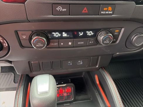 Used 2024 Nissan Frontier PRO-4X w/ Off-Road Protection Package image 18