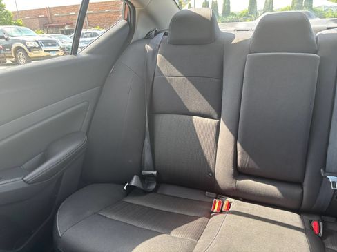 Used 2025 Nissan Altima 2.5 SV FWD image 38