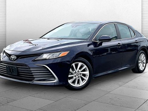 Used 2021 Toyota Camry LE FWD image 10