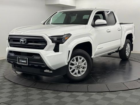 Certified 2026 Toyota Tacoma SR5 AWD/4WD image 3