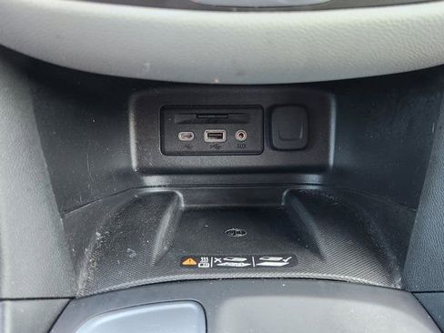 Used 2020 Chevrolet Equinox Premier image 23