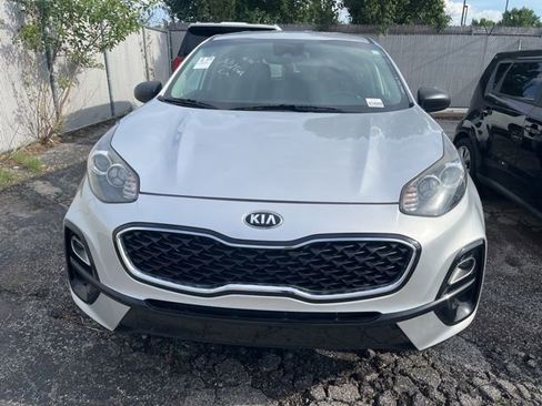 Used 2022 Kia Sportage LX AWD/4WD image 3
