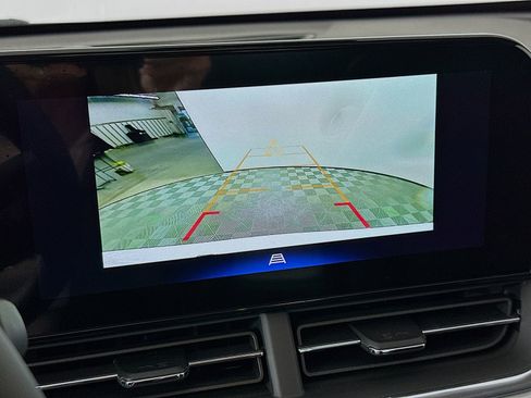 New 2026 Chevrolet Trax LT w/ Sunroof Package image 14