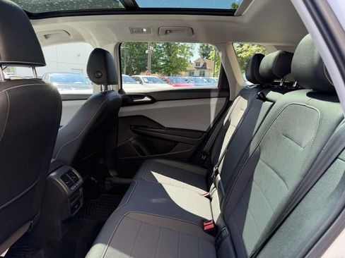 Certified 2023 Volkswagen Taos SE w/ Panoramic Sunroof Package AWD/4WD image 13