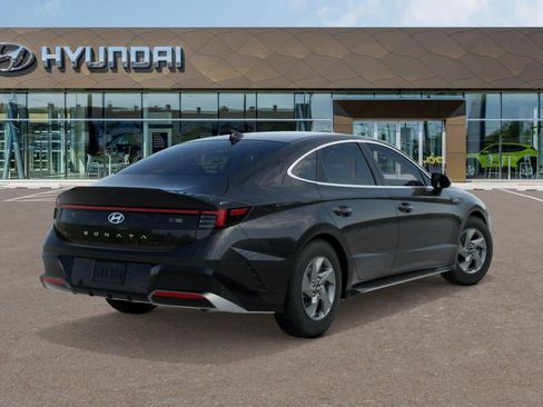 Used 2026 Hyundai Sonata SE FWD image 4
