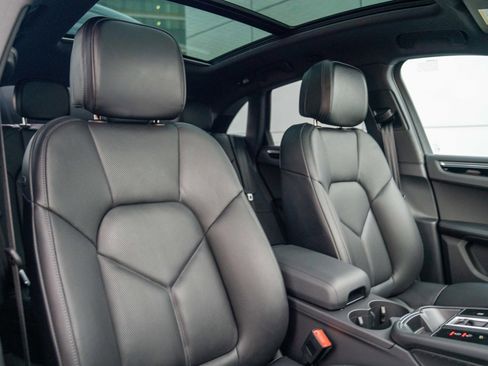 New 2026 Porsche Macan image 27