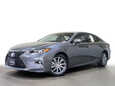 Used 2016 Lexus ES 300h w/ Luxury Package w/Wood Trim FWD image 1
