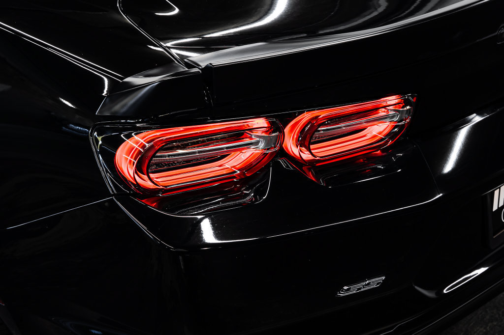 Used 2020 Chevrolet Camaro SS RWD image 15