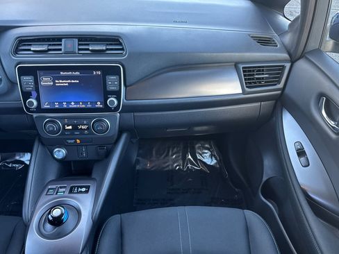 Used 2022 Nissan Leaf S image 28