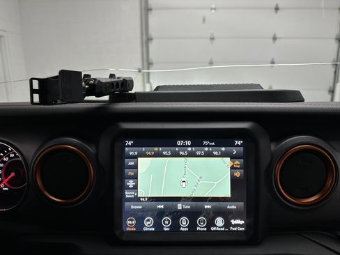Used 2021 Jeep Gladiator Mojave AWD/4WD image 29