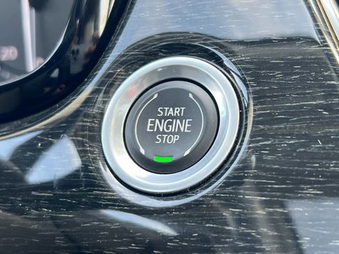 Used 2022 Cadillac XT6 Premium Luxury w/ Technology Package image 23