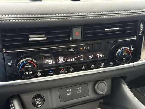 Used 2026 Nissan Rogue Platinum w/ Platinum Premium Package AWD/4WD image 28