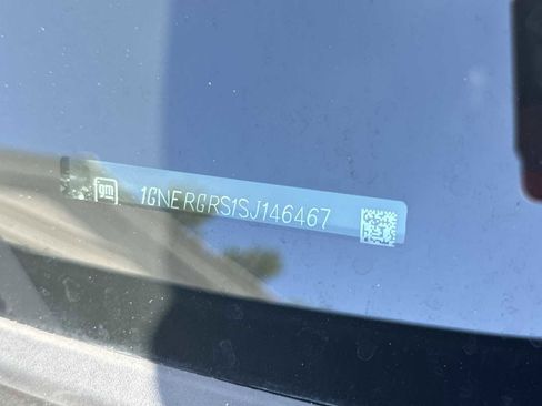Used 2025 Chevrolet Traverse LT FWD image 27