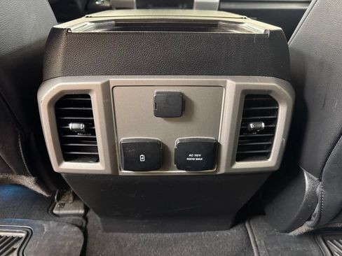 Used 2019 Ford F250 Lariat w/ Lariat Ultimate Package AWD/4WD image 18