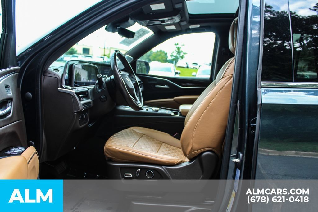 Used 2021 Cadillac Escalade Premium Luxury w/ Driver Assist Tech Package AWD/4WD image 16