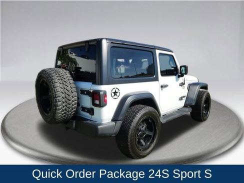 Used 2018 Jeep Wrangler Sport image 11
