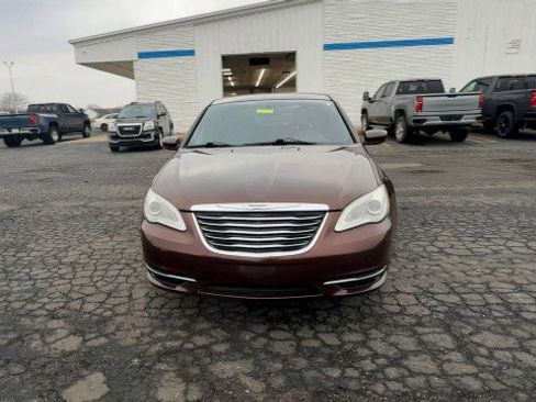 Used 2013 Chrysler 200 LX image 3