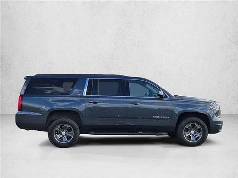 Used 2019 Chevrolet Suburban LT image 4
