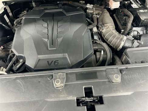 Used 2023 Kia Carnival LX image 24