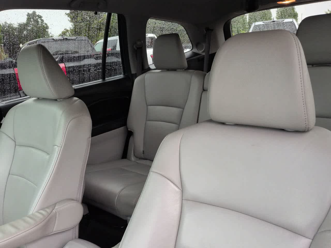 Used 2019 Honda Pilot Touring image 8