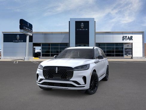 New 2025 Lincoln Aviator Reserve w/ Jet Appearance Package image 2