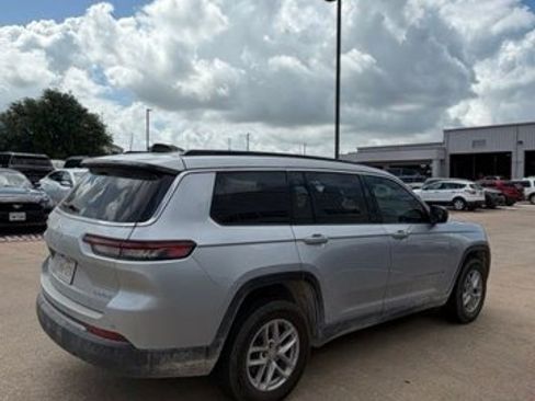 Used 2025 Jeep Grand Cherokee L Laredo w/ Luxury Tech Group I AWD/4WD image 4