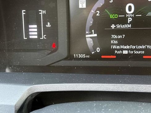 Used 2025 Toyota 4Runner SR5 AWD/4WD image 22