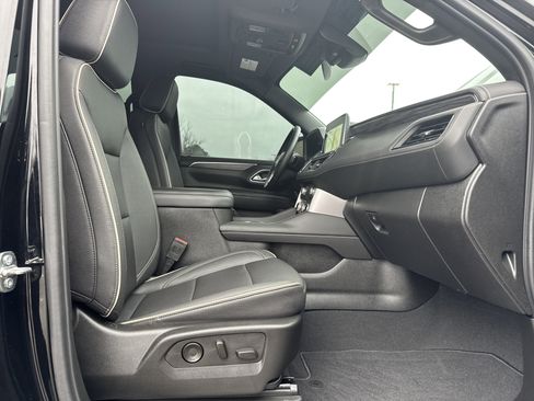 Used 2023 GMC Yukon SLT w/ SLT Premium Package image 34