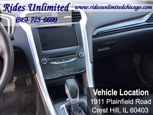 Used 2015 Ford Fusion SE image 14