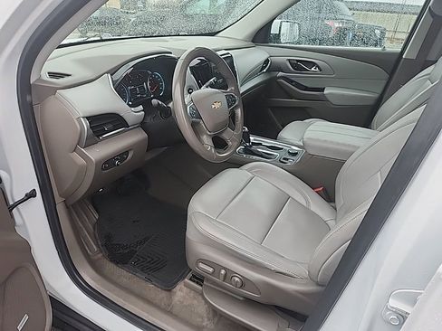 Used 2018 Chevrolet Traverse LT image 9